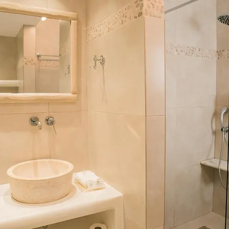 Mare Lejlighed Ampelas